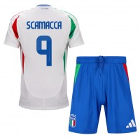 Fotbalové Dres Itálie Gianluca Scamacca #9 Dětské Venkovní ME 2024 Krátký Rukáv (+ trenýrky)
